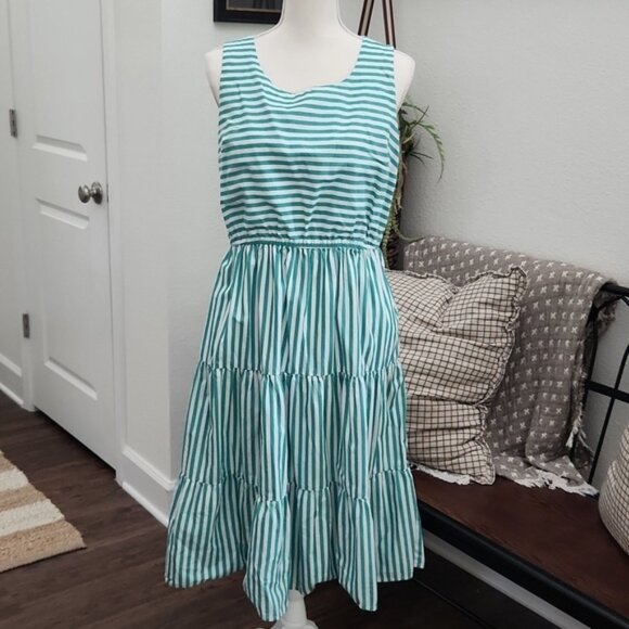 Green striped dress - Picture 1 of 5